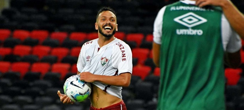 Yago Felipe comemora seu gol marcado aos 47 minutos do segundo tempo que garantiu a vitória tricolor no Fla-Flu