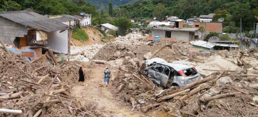 Chuvas causaram mortes e destruição em 2011: nos dias 10, 11 e 12, governador e secretários vão encontrar prefeitos de Friburgo, Petrópolis e Teresópolis