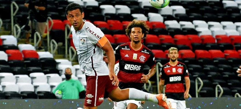 Fred foi substituído no 2º tempo do Fla-Flu e realizou tratamento no banco - Foto: Mailson Santana / Fluminense Fred foi substituído no 2º tempo do Fla-Flu e realizou tratamento no banco