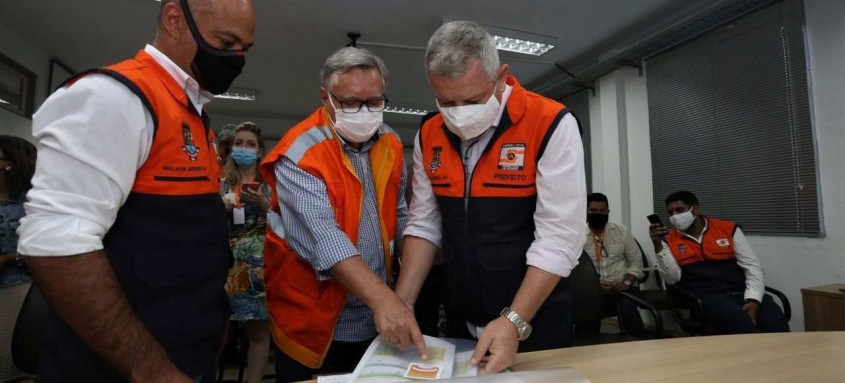 O objetivo da reunião foi atualizar cada um dos dirigentes sobre a responsabilidade em uma situação de contingência - Foto: Douglas Macedo / Prefeitura de Niterói O objetivo da reunião foi atualizar cada um dos dirigentes sobre a responsabilidade em uma situação de contingência