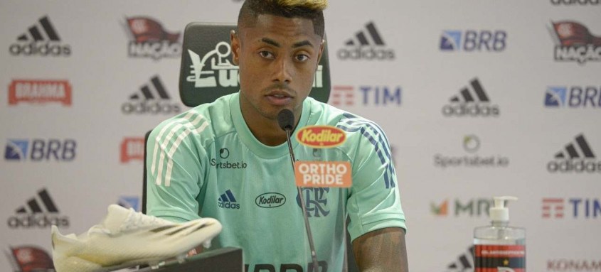 Bruno Henrique admitiu ontem em entrevista coletiva que os jogadores do Flamengo estão sentindo falta da torcida