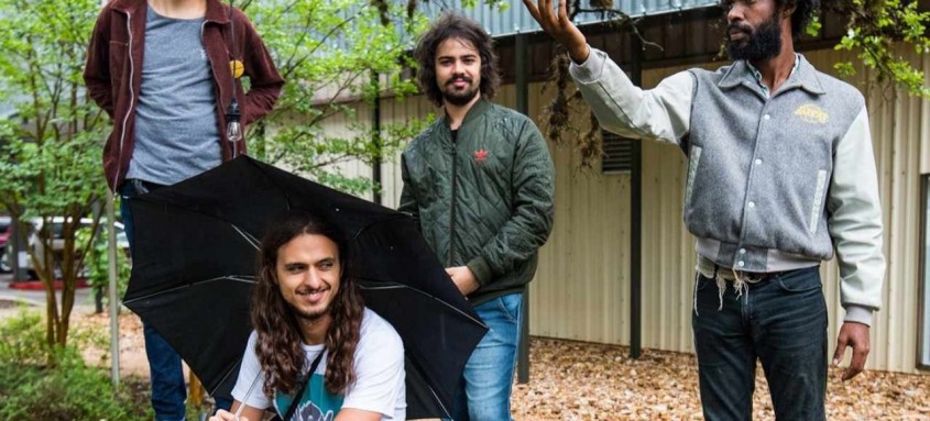 No evento, a banda goiana Boogarins faz encontro inédito com Ava Rocha