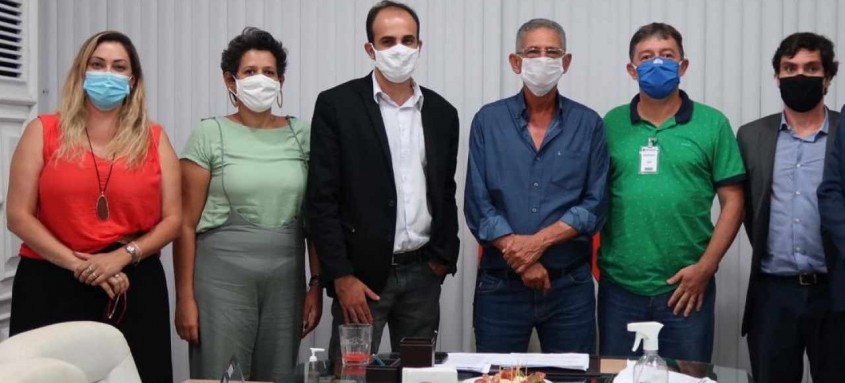 Capitão Nelson foi anfitrião do encontro que discutiu propostas de interesse para a Região Leste Fluminense - Foto: Divulgação / Prefeitura de São Gonçalo Capitão Nelson foi anfitrião do encontro que discutiu propostas de interesse para a Região Leste Fluminense