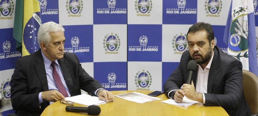 O secretário de Estado de Educação, Comte Bittencourt, e o governador em execício, Claudio Castro, durante a live de anúncio das novidades na pasta - Foto: Rafael Campos / Governo do Estado O secretário de Estado de Educação, Comte Bittencourt, e o governador em execício, Claudio Castro, durante a live de anúncio das novidades na pasta