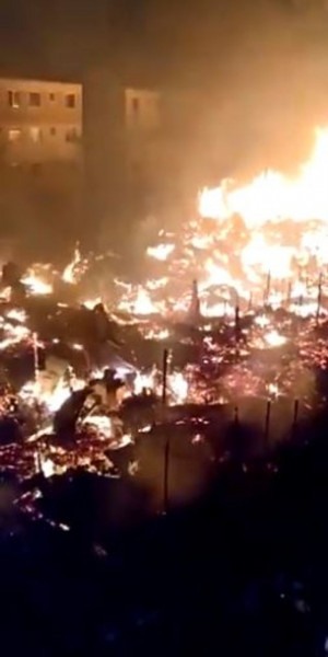 Incêndio atingiu casas na noite de ontem, em Santa Cruz