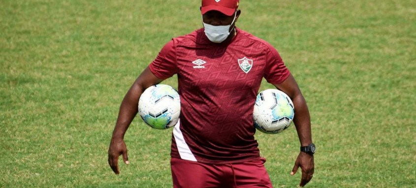 Recuperado da c-19, Marcão volta a comandar o Tricolor hoje no Nilton Santos - Foto: Mailson Santana / Fluminense Recuperado da c-19, Marcão volta a comandar o Tricolor hoje no Nilton Santos
