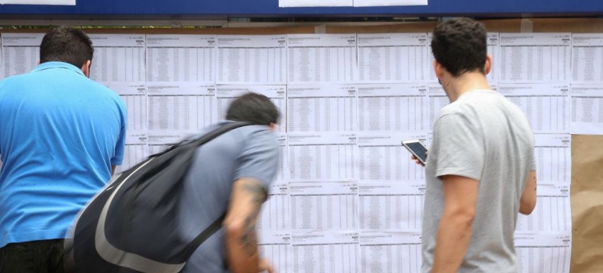 Candidatos fazem provas do Enem neste domingo na União Pioneira de Integração Social na Aasa Sul - Foto: Marcello Casal JrAgência Brasil Candidatos fazem provas do Enem neste domingo na União Pioneira de Integração Social na Aasa Sul