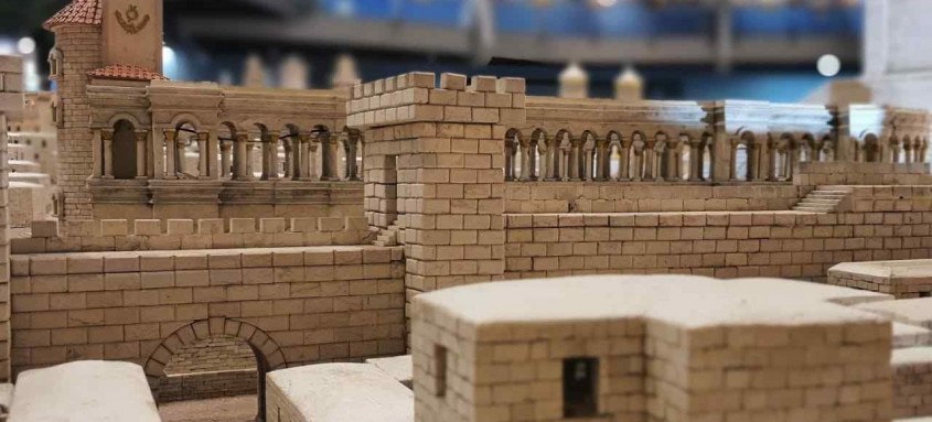 Documentário mostra a história da construção da maquete de Jerusalém