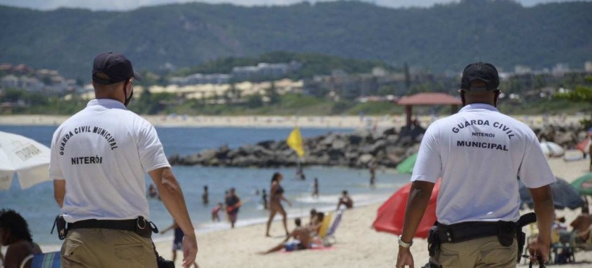 Agentes municipais trabalharam nas praias de Camboinhas, Itaipu e Itacoatiara