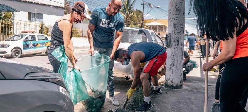 O mutirão realizado neste sábado teve a participação de agentes municipais e voluntários