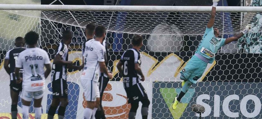 O Alvinegro perdeu para o Santos de 2x1 na Vila Belmiro