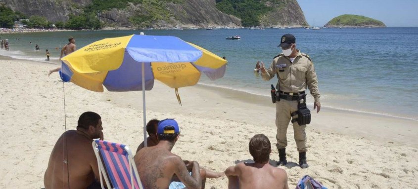 Niterói retoma barreiras no acesso às praias da Região Oceânica
