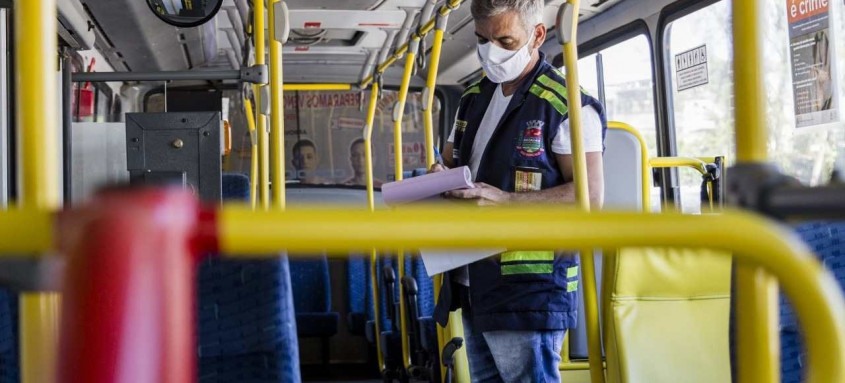 Deverão fazer a vistoria apenas os motoristas e empresas que precisam regularizar a situação dos veículos. Por causa da pandemia de Covid-19, a vistoria não será obrigatória este ano - Foto: Divulgação Deverão fazer a vistoria apenas os motoristas e empresas que precisam regularizar a situação dos veículos. Por causa da pandemia de Covid-19, a vistoria não será obrigatória este ano