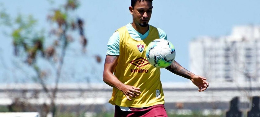 Lucca, que fará dupla de ataque com Fred hoje, diz que o Fluminense não tem meta de pontos nesta reta final do Brasileirão - Foto: Mailson Santana / Fluminense Lucca, que fará dupla de ataque com Fred hoje, diz que o Fluminense não tem meta de pontos nesta reta final do Brasileirão