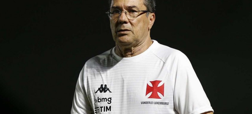 Vanderlei Luxemburgo quebra a cabeça para achar a melhor escalação do Vasco