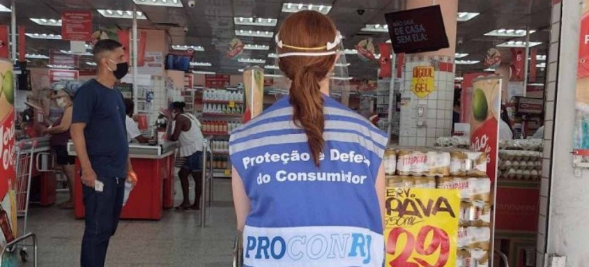 Supermercados foram vistoriados na manhã de ontem (19)