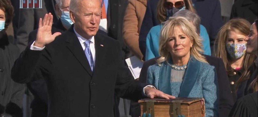 Diferente de seu antecessor Donald Trump, Joe Biden adotou um tom conciliador em seu discurso de posse - Foto: Reprodução de Vídeo Diferente de seu antecessor Donald Trump, Joe Biden adotou um tom conciliador em seu discurso de posse