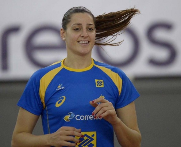 AS ATUAL - Brasileira Duda é eleita a melhor jogadora de handebol do  mundo