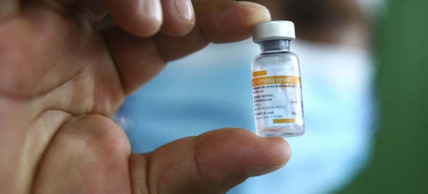Ainda de acordo com o balanço divulgado por Pazuello, o Brasil busca maneiras de produzir o Ingrediente Farmacêutico Ativo (IFA) nacionalmente - Foto: Marcelo Camargo/Agência Brasil Ainda de acordo com o balanço divulgado por Pazuello, o Brasil busca maneiras de produzir o Ingrediente Farmacêutico Ativo (IFA) nacionalmente