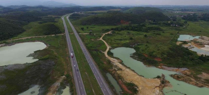 Importante artéria para a economia do Estado, a BR-493 serve de acesso ao Porto de Itaguaí e distritos industriais - Foto: Divulgação Importante artéria para a economia do Estado, a BR-493 serve de acesso ao Porto de Itaguaí e distritos industriais