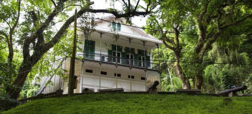 Deste domingo até o dia 27 de março, acontece o projeto gratuito Museu Histórico da Cidade do Rio de Janeiro - Espaço Vivo. O evento oferece atividades artísticas, culturais e ecológicas para os visitantes do Museu e do Parque da Cidade de forma presencial e online. 
