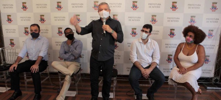 O prefeito Axel Grael disse que sempre buscou pautar ações com base na ciência e que a volta às aulas será segura - Foto: Divulgação / Prefeitura de Niterói O prefeito Axel Grael disse que sempre buscou pautar ações com base na ciência e que a volta às aulas será segura