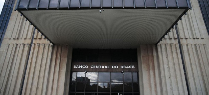  Troca de dados entre bancos avançará em etapas até dezembro
