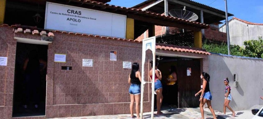 O próprio chefe da pasta foi com a sua equipe técnica na unidade do Apollo II para apurar denúncias de moradores de descaso no atendimento - Foto: Divulgação O próprio chefe da pasta foi com a sua equipe técnica na unidade do Apollo II para apurar denúncias de moradores de descaso no atendimento