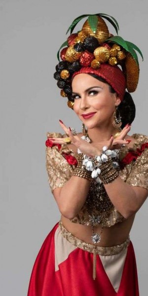 'Carmen: A Grande Pequena Notável' faz temporada no CCBB Rio