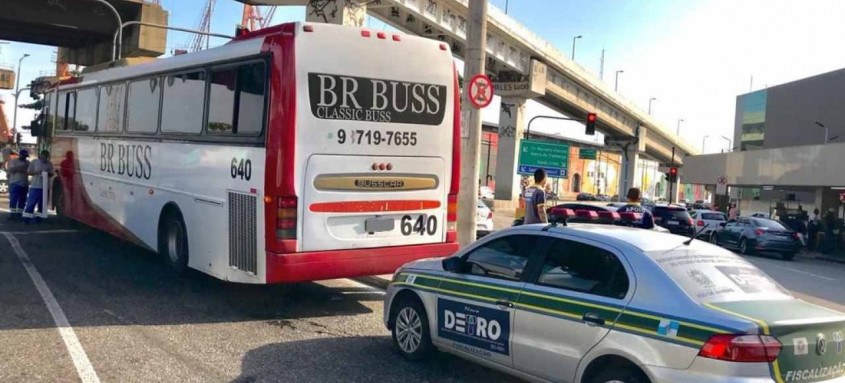 Neste primeiro dia, um ônibus foi flagrado realizando transporte irregular