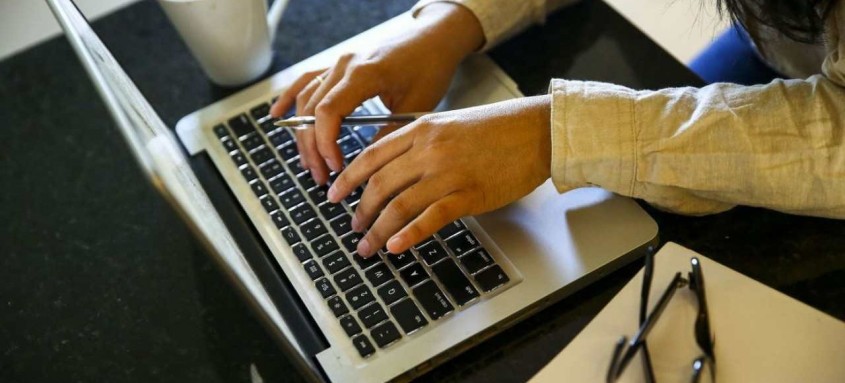 Com trabalho remoto, o distanciamento entre empresa e empregado é maior - Foto: Marcelo Camargo/Agência Brasil Com trabalho remoto, o distanciamento entre empresa e empregado é maior