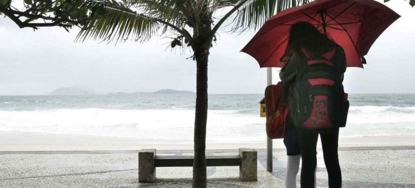 Já prejudicado por conta da pandemia da covid-19, o carnaval pode ser sob chuva - Foto: Tânia Rêgo / Agência Brasil Já prejudicado por conta da pandemia da covid-19, o carnaval pode ser sob chuva