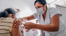 Com a distribuição das vacinas nesta segunda, o Rio de Janeiro chegou a 1.040.320 doses da vacina contra a Covid-19 Divulgação