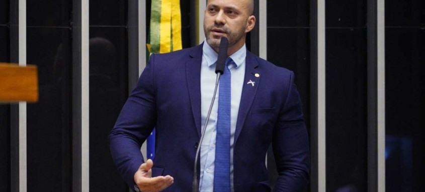 Aliados de Silveira defendem que o parlamentar siga do Rio a Brasília para fazer sua sustentação oral na Câmara - Foto: Pablo Valadares/Câmara dos Deputados Aliados de Silveira defendem que o parlamentar siga do Rio a Brasília para fazer sua sustentação oral na Câmara