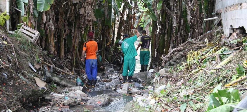 Serviços realizados são retirada de lixo, capina e pequenas desobstruções