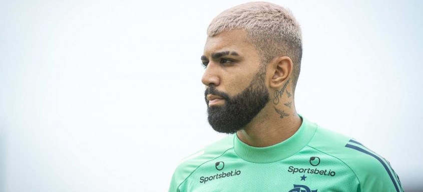 Apesar de ter sentido um mal estar no último jogo contra a equipe do Internacional, o artilheiro Gabigol não preocupa para o duelo decisivo em São Paulo
- Foto: Alexandre Vidal / Flamengo Apesar de ter sentido um mal estar no último jogo contra a equipe do Internacional, o artilheiro Gabigol não preocupa para o duelo decisivo em São Paulo
