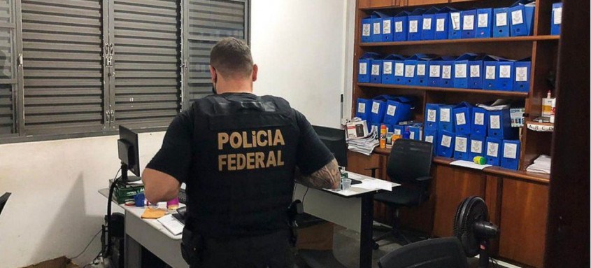Ação investiga irregularidades em 40 benefícios de auxílio-doença
- Foto: Operação Aventura/Polícia Federal Ação investiga irregularidades em 40 benefícios de auxílio-doença