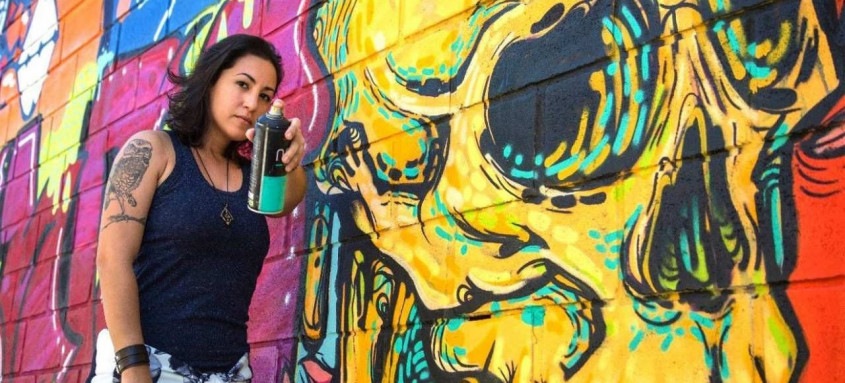 Projeto 'Revitaliza Graffiti' reúne 37 artistas grafitando espaços públicos