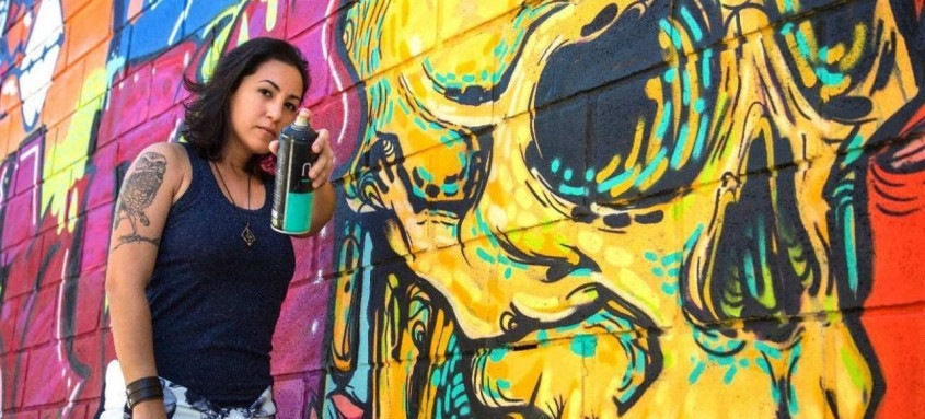 Projeto 'Revitaliza Graffiti' reúne 37 artistas grafitando espaços públicos - Foto: Dolores Esos / Divulgação Projeto 'Revitaliza Graffiti' reúne 37 artistas grafitando espaços públicos