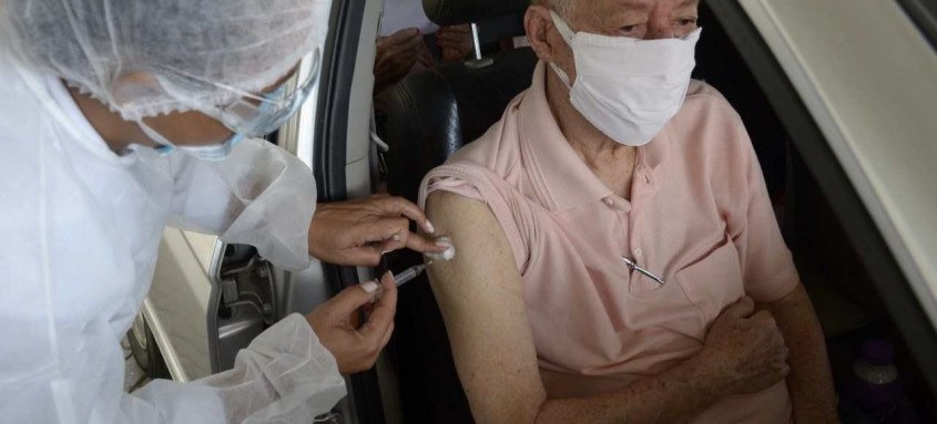 Vacinação contra a covid-19 em Niterói
