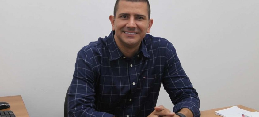 Secretário de Gestão Integrada Douglas Ruas anunciou adesão a programa federal - Foto: Divulgação/Prefeitura de São Gonçalo Secretário de Gestão Integrada Douglas Ruas anunciou adesão a programa federal
