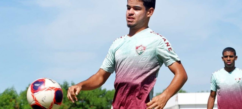 Miguel, um dos destaques da base tricolor, terá mais uma chance como titular - Foto: Lucas Merçon / FFC Miguel, um dos destaques da base tricolor, terá mais uma chance como titular