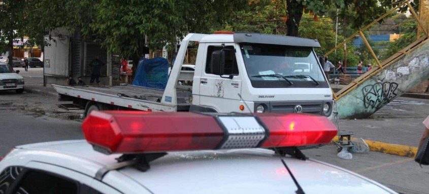 Secretaria de Transportes inicia ação de remoção de veículos abandonados
- Foto: Lucas Alvarenga / Prefeitura de São Gonçalo Secretaria de Transportes inicia ação de remoção de veículos abandonados