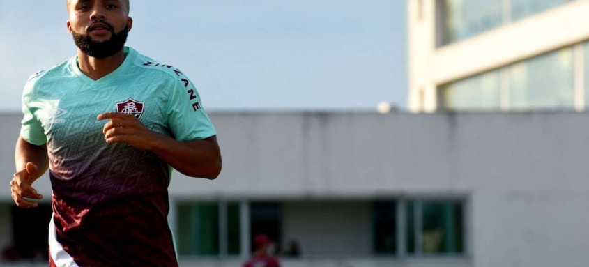 Recuperado da covid, o lateral Samuel Xavier vai estrear pelo Fluminense