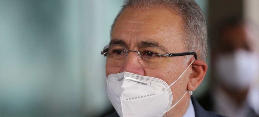 O médico cardiologista Marcelo Queiroga, indicado para ser o novo ministro da Saúde, e o atual ministro da Saúde, Eduardo Pazuello, falam à imprensa no Ministério da Saúde.