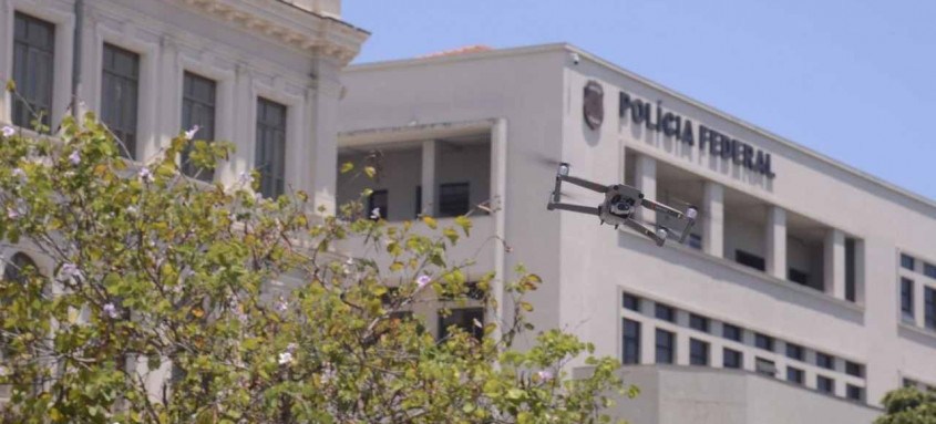 Quatro mandados de prisão preventiva e 16 de busca e apreensão estão sendo executados - Foto: Tânia Rêgo/Agência Brasil Quatro mandados de prisão preventiva e 16 de busca e apreensão estão sendo executados