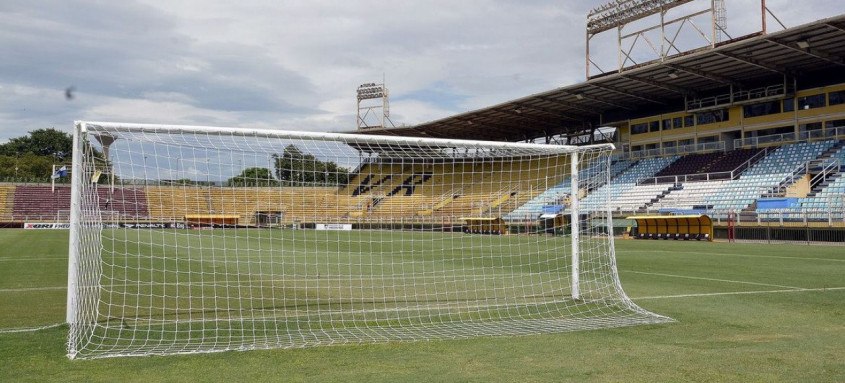 Campeonato Carioca: Fluminense e Vasco jogam clássico em Volta Redonda