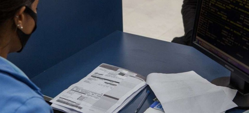 Basta entrar no site do departamento, acessar Ouvidoria-Fale Conosco, preencher o formulário do site e escolher, na opção Motivo, o item Agendamento Especial - Foto: Divulgação/ Detran Basta entrar no site do departamento, acessar Ouvidoria-Fale Conosco, preencher o formulário do site e escolher, na opção Motivo, o item Agendamento Especial