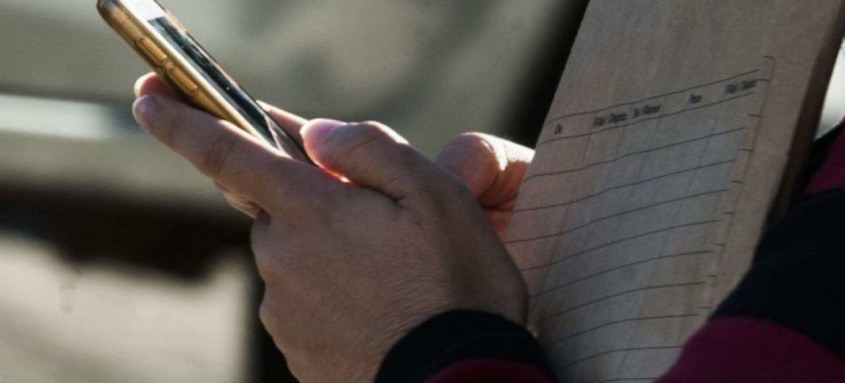 Órgãos públicos poderão emitir em meio digital atestados, certidões, diplomas ou outros documentos comprobatórios com validade legal, assinados eletronicamente - Foto: Marcello Casal Jr/Agência Brasil Órgãos públicos poderão emitir em meio digital atestados, certidões, diplomas ou outros documentos comprobatórios com validade legal, assinados eletronicamente