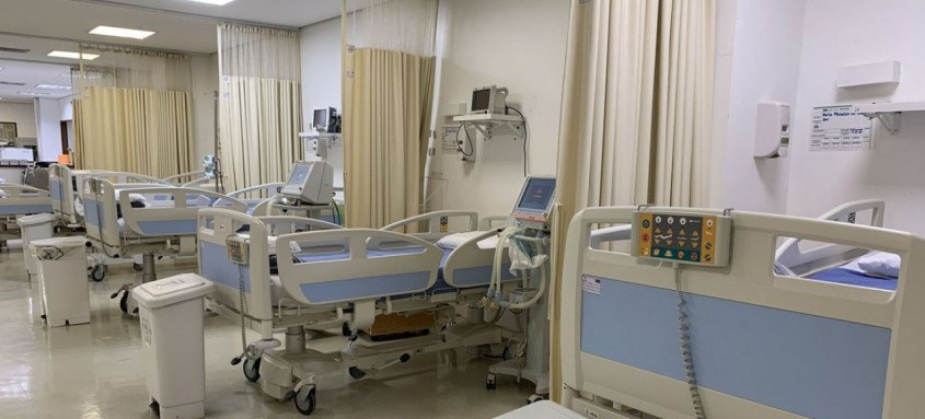 O HUB ampliou a oferta de leitos para a SES-DF, com a abertura de 11 novas vagas de enfermaria Covid, totalizando 23 leitos (21 de enfermaria e 2 de UTI) - Foto: Comunicação HUB O HUB ampliou a oferta de leitos para a SES-DF, com a abertura de 11 novas vagas de enfermaria Covid, totalizando 23 leitos (21 de enfermaria e 2 de UTI)